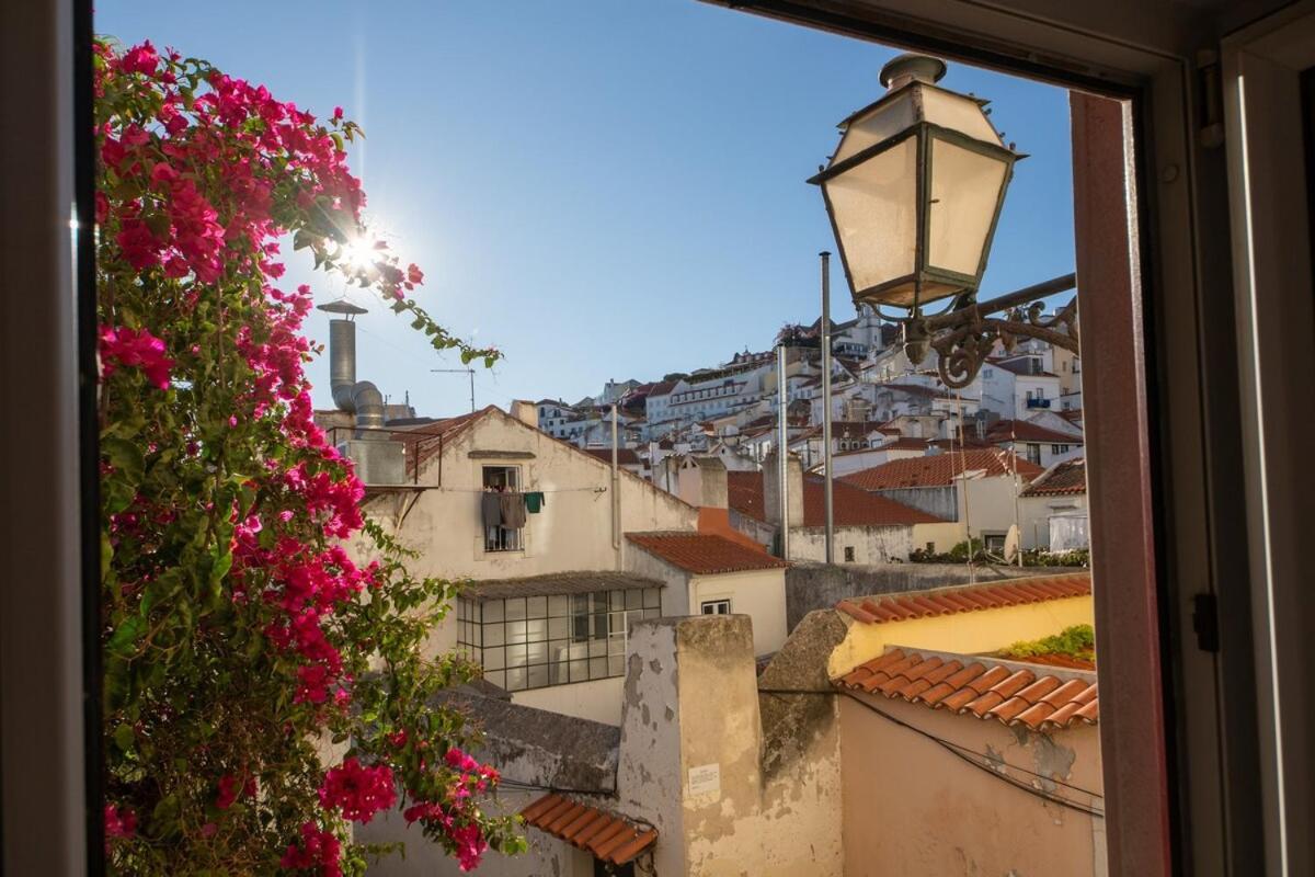 Apartment Alfama, The Heart Of Fado - Minutes From Tram 28