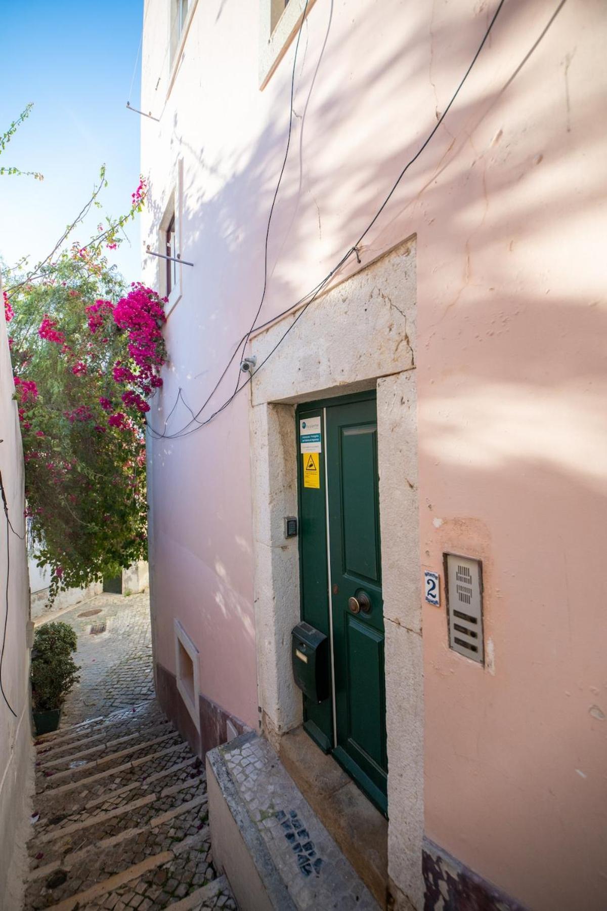 Alfama, The Heart Of Fado - Minutes From Tram 28 * Lissabon